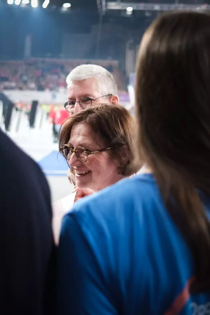 An ALGSO member smiling during the first lap of the Relais pour la Vie 2026 Luxembourg